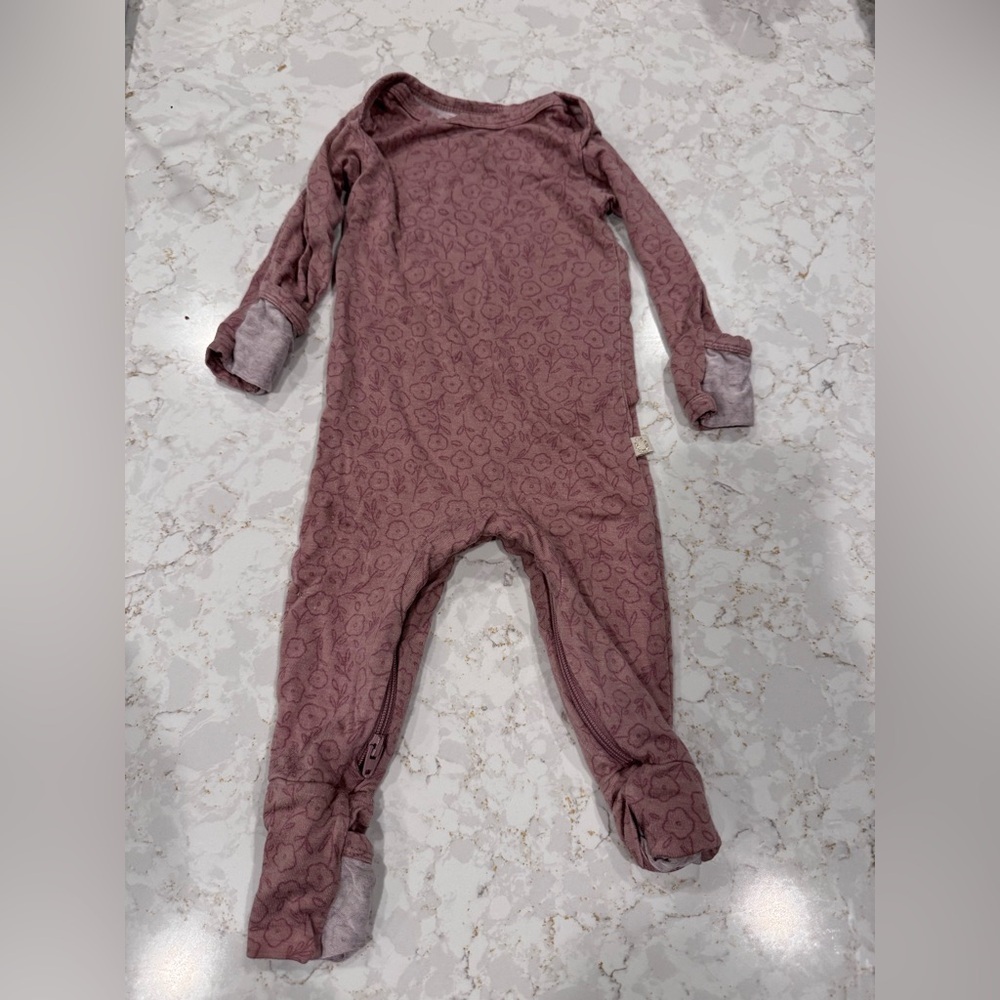 Pink Baby Onesie with Footies and zipper 0-3 months - Picture 4 of 5
